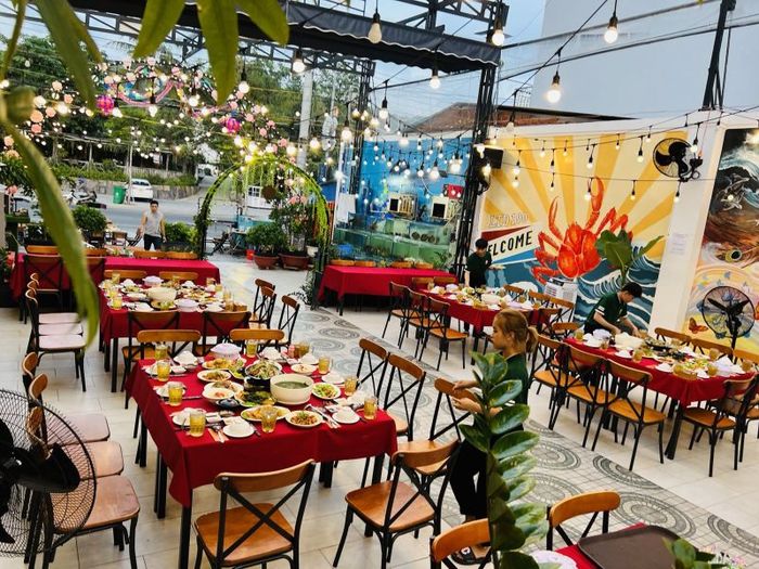 Sunset Restaurant ra mắt menu hải sản theo mùa tháng mới