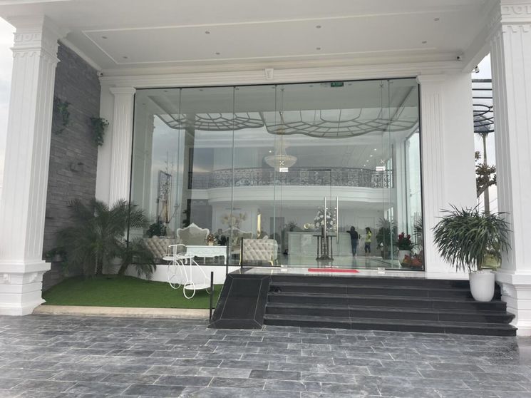 Ảnh Khách Sạn Crown Hưng Yên