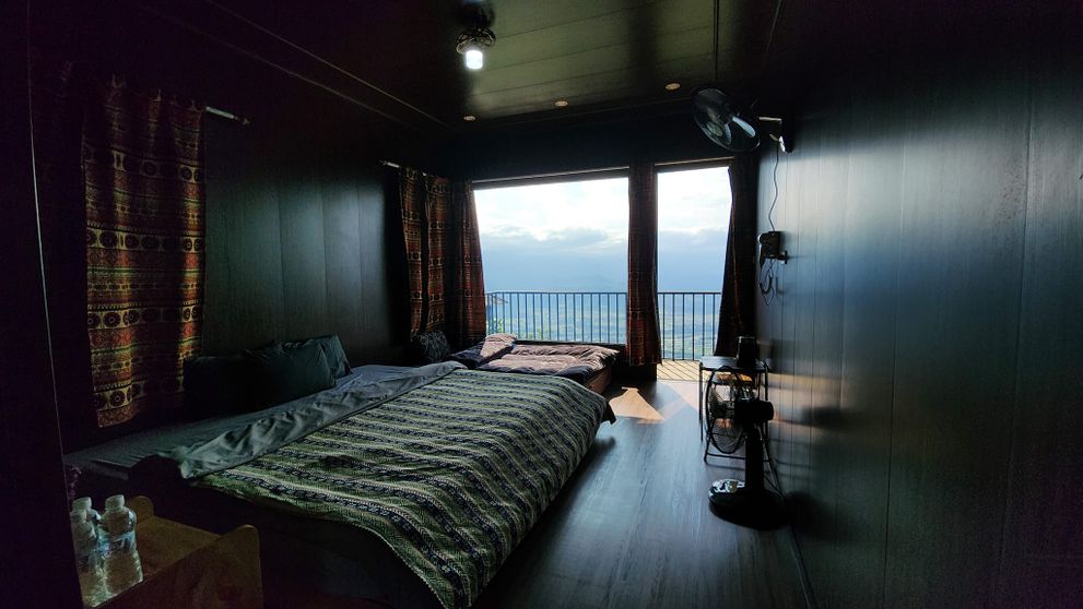 Ảnh Lau Camping Phình Hồ