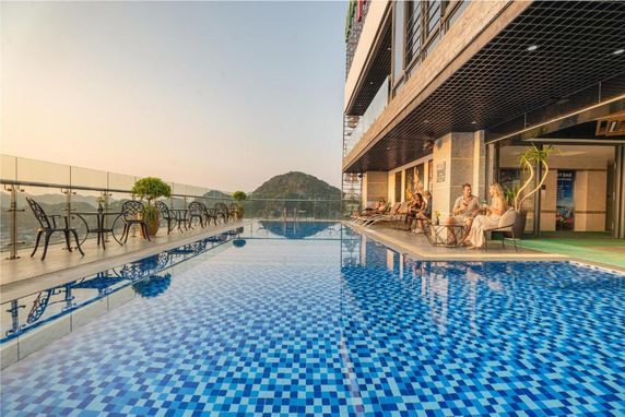 Ảnh Cat Ba Paradise Hotel - Sky bar & Massage