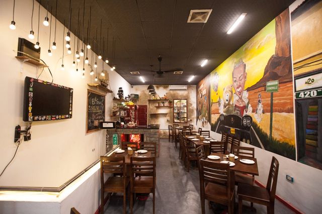 Ảnh 420 Munchies Restaurant