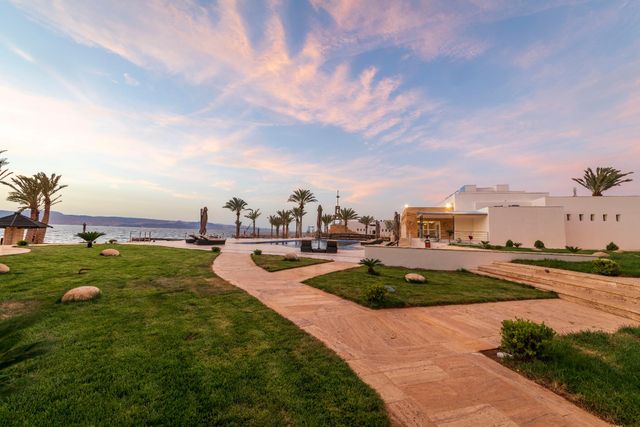 Ảnh Luxotel Aqaba Beach Resort & Spa Hotel