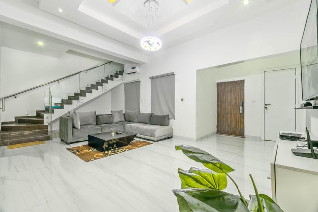 Ảnh Căn hộ 225 m² 2 phòng ngủ, 4 phòng tắm riêng ở Lekki Penninsula II
