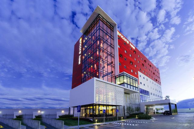 Ảnh Ramada Encore Aguascalientes