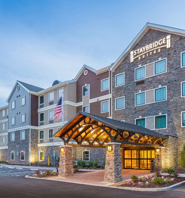 Ảnh Staybridge Suites Canton