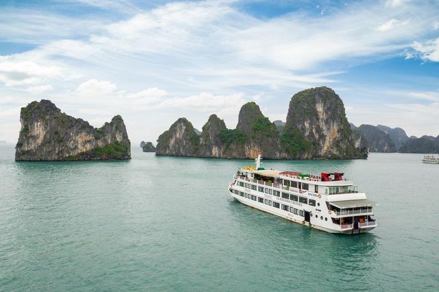 Du Thuyền La Regina Royal (Tuyến Hạ Long)