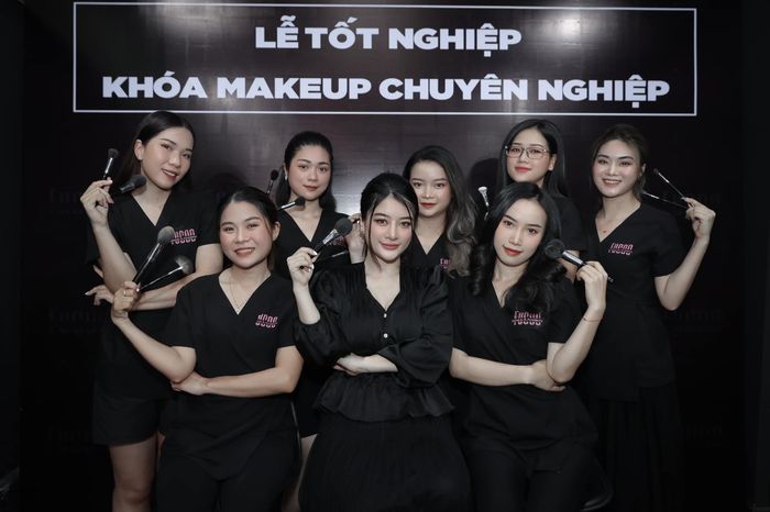 Fucoo Makeup & Academy hình ảnh 1