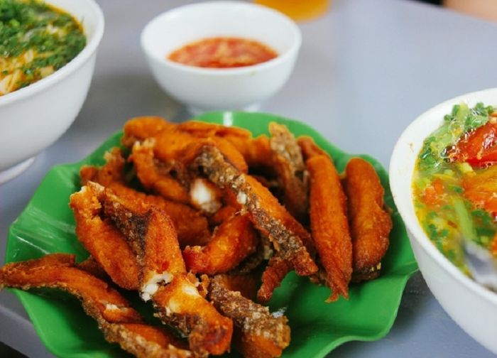 Bún Cá Chấm Gốc Đa - Hình 3