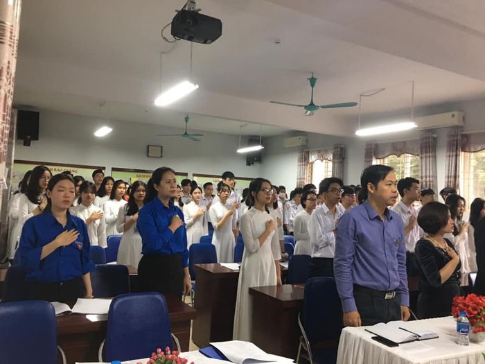 Trường THPT Phúc Lợi - Hình 3