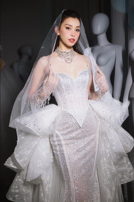 BST váy cưới tinh tế tại Hacchic Couture