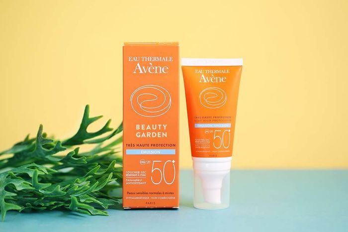 Hình ảnh thực tế kem chống nắng Avene Protection Emulsion 50+