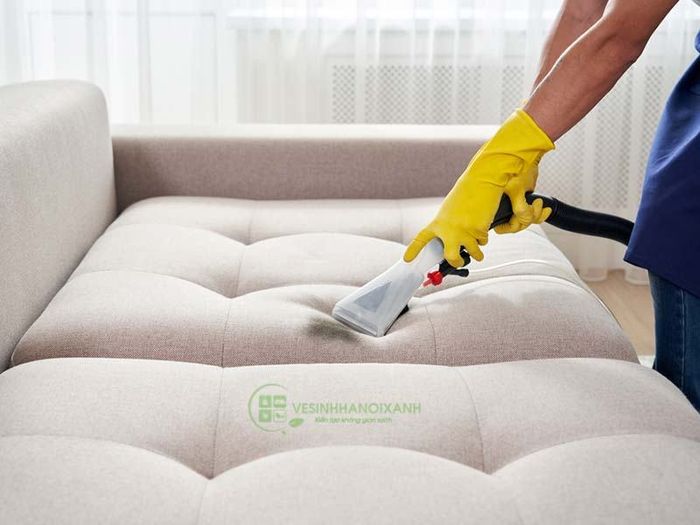 Hình ảnh minh họa quy trình vệ sinh chuyên nghiệp tại Hà Nội Xanh