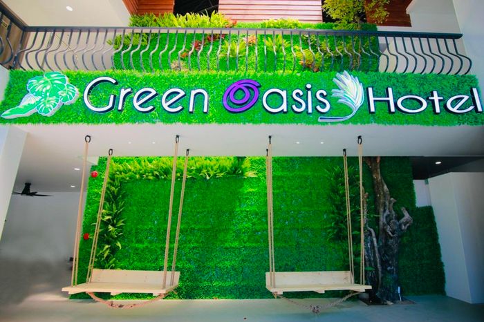 Không gian xanh mát tại Green Oasis Hotel