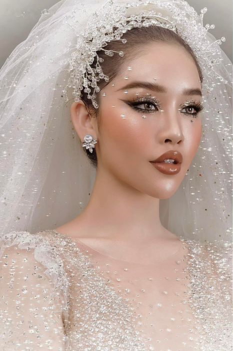 Vẻ đẹp hoàn hảo được tạo nên bởi Makeup Tây Lee