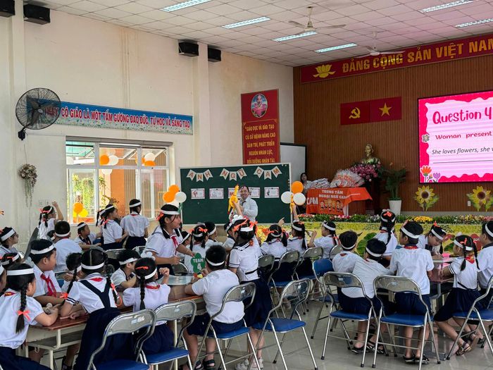 Hình ảnh hoạt động tương tác tại Anh ngữ CAM