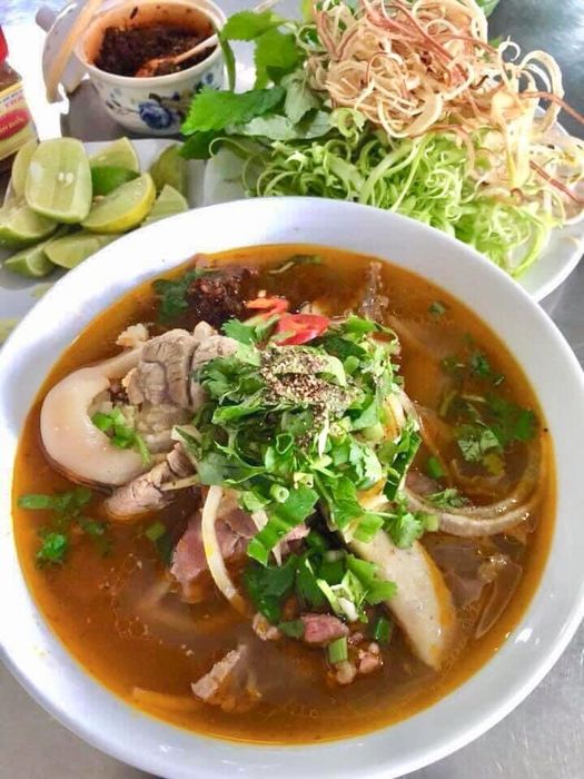 Bún bò huế Bà Hường ảnh 1