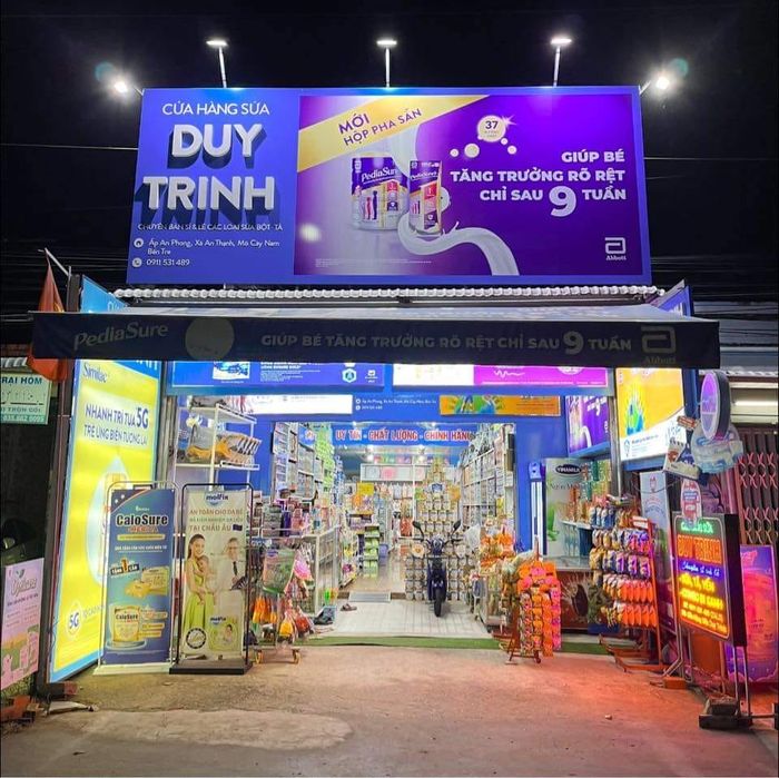 Không gian mua sắm tiện nghi tại Cửa Hàng Sữa Duy Trinh