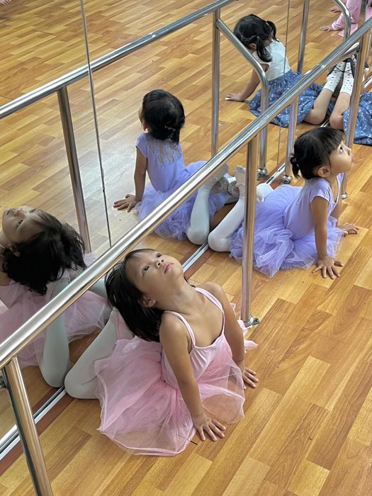 Học viên nhí biểu diễn ba lê tại Trung tâm Nghệ thuật Trẻ em Sài Gòn