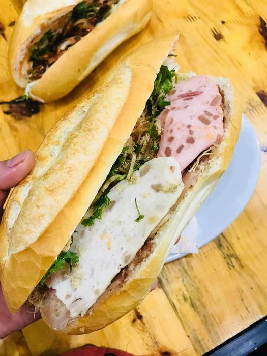 Bánh mì Hương Lan - Nét đẹp ẩm thực sáng tinh mơ