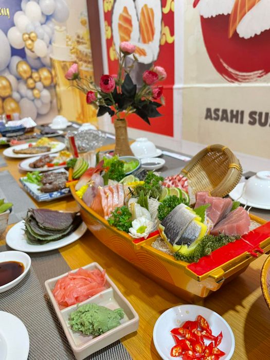 Món ăn tại nhà hàng Asahi Sushi