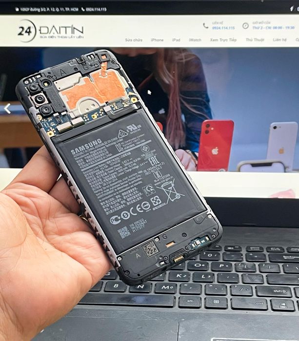 Hình ảnh thực tế Đại Tín Mobile