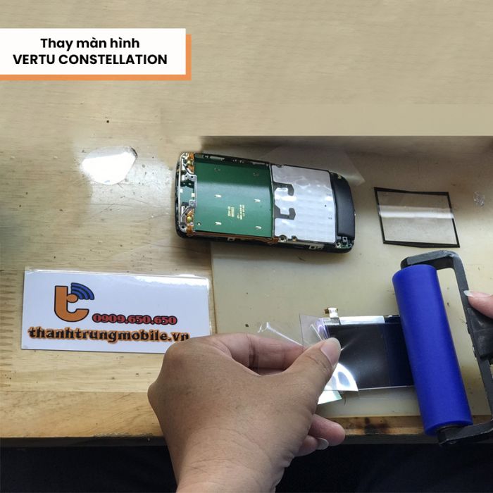 Hình ảnh đội ngũ kỹ thuật viên Thành Trung Mobile