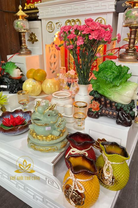 Bộ sưu tập đồ thờ tinh xảo tại Thế Giới Thờ Cúng