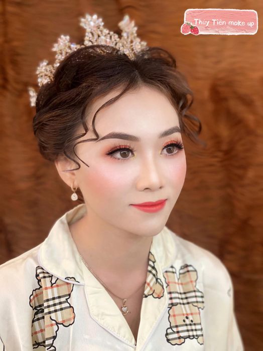 Bộ sưu tập tạo hình cô dâu đẹp mê hoặc - Thủy Tiên Studio Ảnh 3