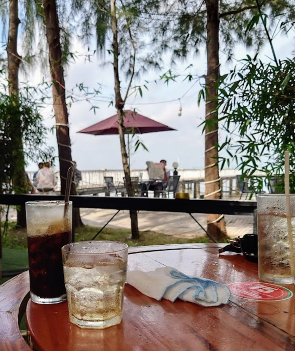 Khung cảnh lãng mạn bên bến du thuyền (Ảnh 1)