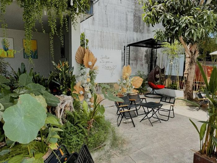 Góc sống ảo đầy nghệ thuật tại Troppical House Kat Coffee (Ảnh 2)