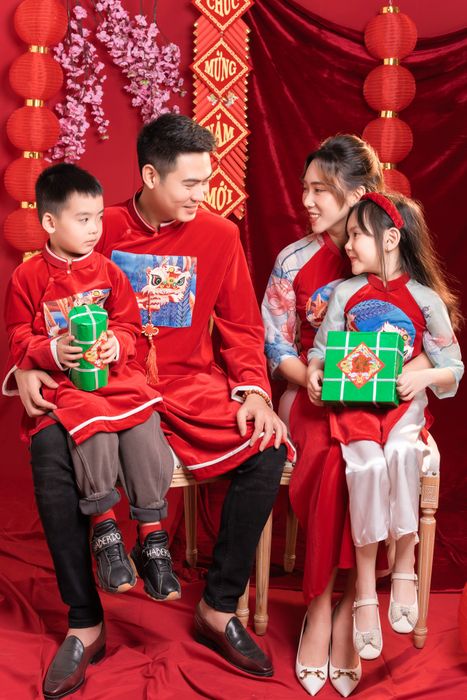Gia đình tỏa sáng qua ống kính Ken Wedding
