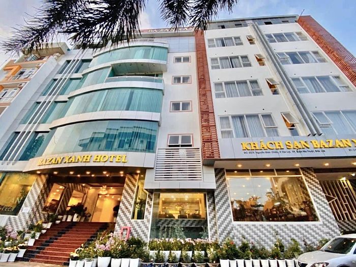 Hình ảnh sang trọng của Khách sạn Bazan Xanh