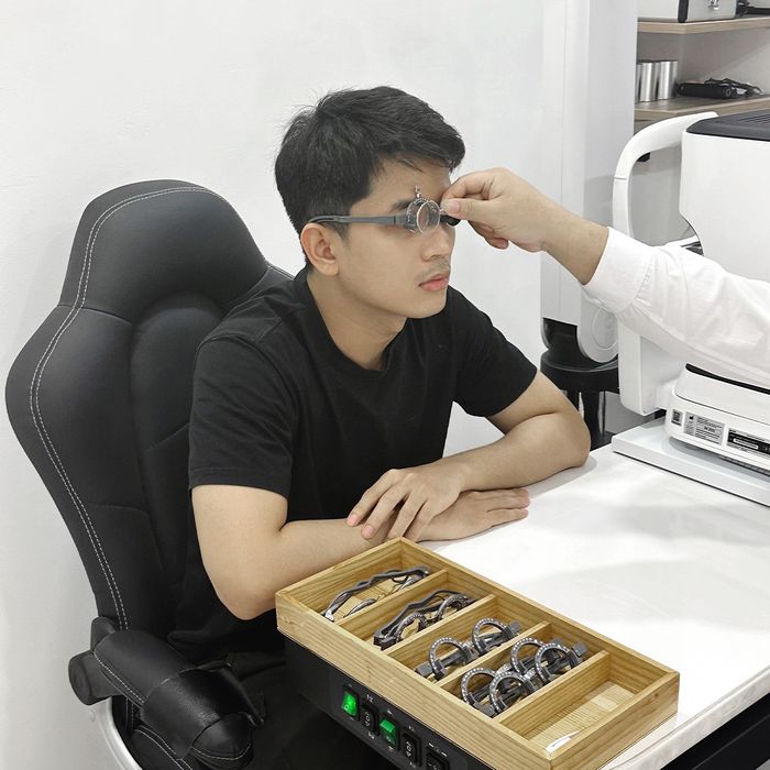 Hình ảnh của Mắt Kính Tâm Đức