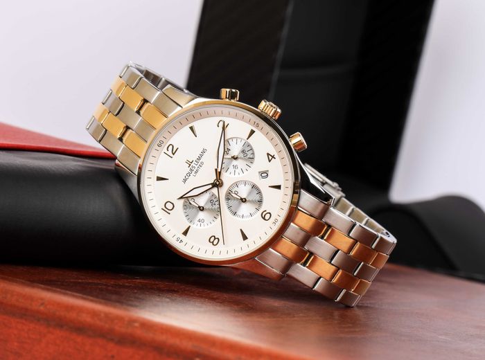 ĐĂNG QUANG WATCH - Hình ảnh đầu tiên về showroom đồng hồ hiện đại với thiết kế sang trọng
