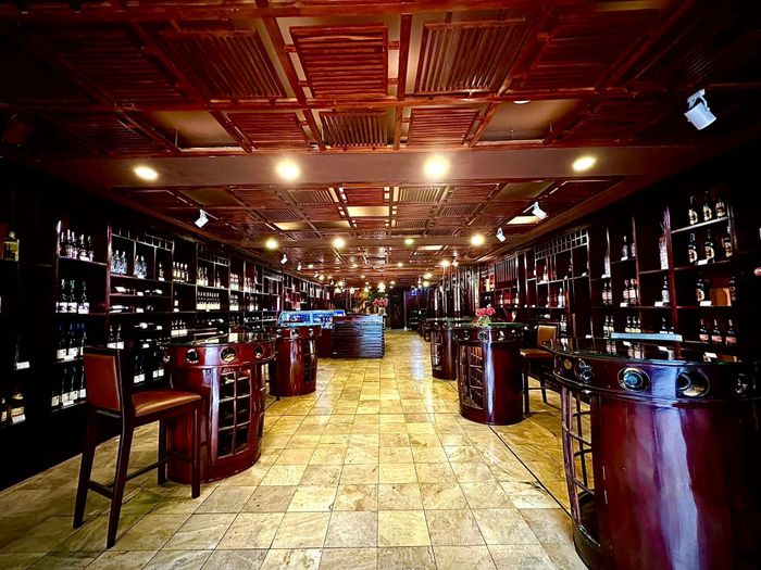 Wine & Steak House West Lake photo 2