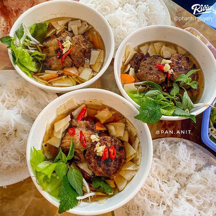 Bún Chả Que Tre - Cấm Chỉ - Hình ảnh 1