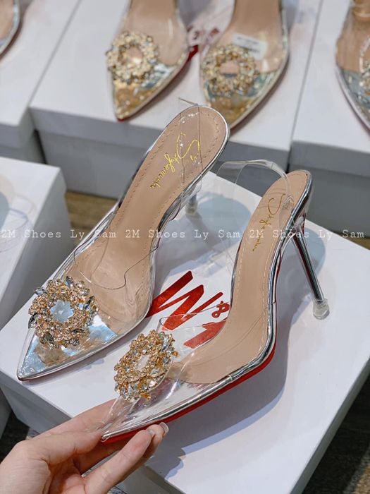 Không gian trưng bày tinh tế tại 2M SHOES
