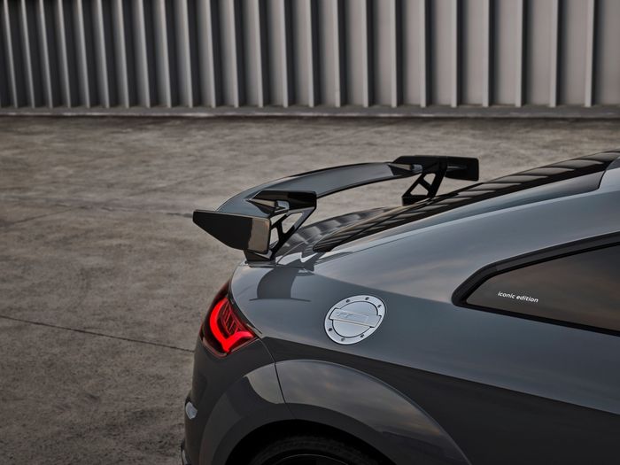 Audi TT RS Iconic Edition phiên bản giới hạn 100 chiếc - Hình 6.