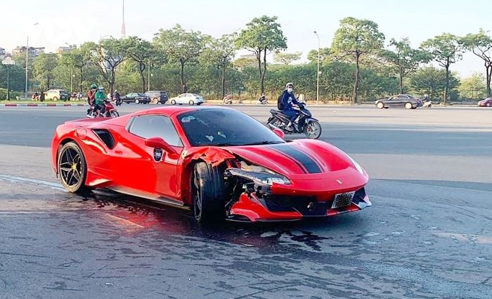 Nhân chứng vụ tai nạn với xe Ferrari gây ra cái chết: Cô gái trải qua cảm giác hoảng sợ, rơi nước mắt và cúi đầu tôn trọng về phía nạn nhân - Hình 2.