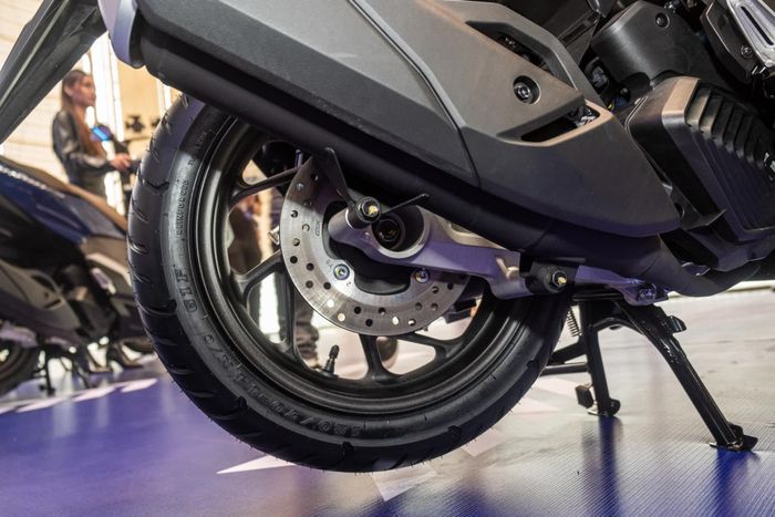 Honda Vario 160 chính thức được ra mắt tại thị trường Việt Nam với giá khởi điểm từ 51,7 triệu đồng, là lựa chọn phổ biến của giới trẻ, mang lại chất lượng cao hơn so với các dòng xe nhập khẩu.