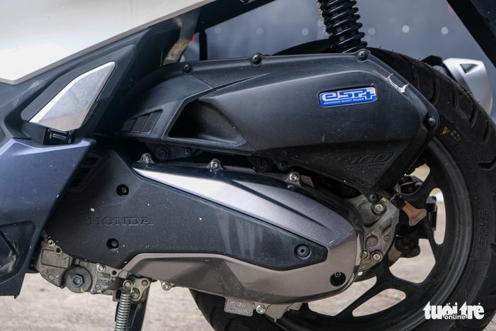 Honda PCX phiên bản 'tiết kiệm xăng' đã có mặt tại Việt Nam: Giá chỉ 99 triệu đồng, một sự lựa chọn đặc biệt cho những người đã quen với dòng xe SH - Hình 3.
