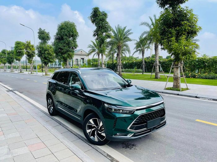 Beijing X7 giảm giá lần đầu tại Việt Nam, chỉ còn 718 triệu đồng, cạnh tranh với Sportage và Seltos.