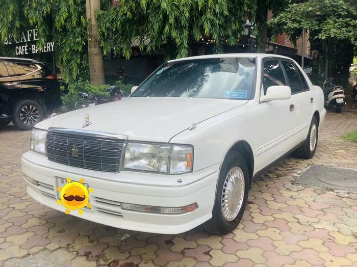 Toyota Crown 2001 - huyền thoại xe một thời, đang được rao bán với giá 990 triệu đồng, cao hơn cả Mazda6 mới - Hình 1.