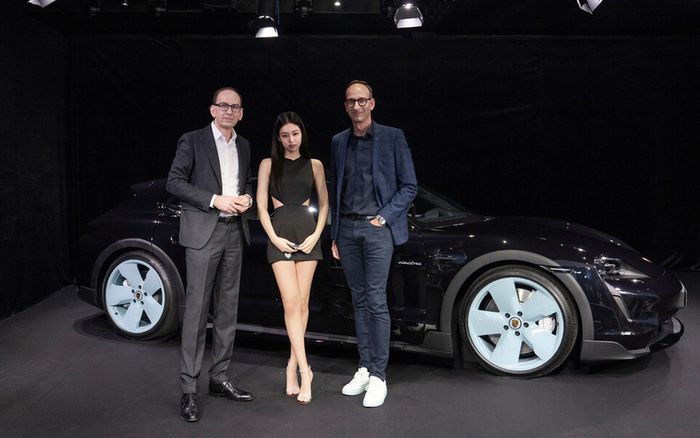 Dân chơi Việt đưa Porsche Panamera đi độ theo phong cách của Jennie trong nhóm nhạc BlackPink, với các chi tiết độc đáo giống như Rolls-Royce - Ảnh 5.