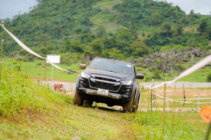 Tôi trải nghiệm Isuzu D-Max trong 3 ngày: ‘Có nhiều điểm tích cực, không xứng đáng bị bỏ qua như vậy’ - Ảnh 1.