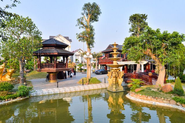 Gặp đại gia trại lợn ở Hải Dương, ngắm nhìn dàn siêu xe dát vàng trăm tỷ và biệt thự trong khuôn viên rộng nghìn mét vuông - Ảnh 15.