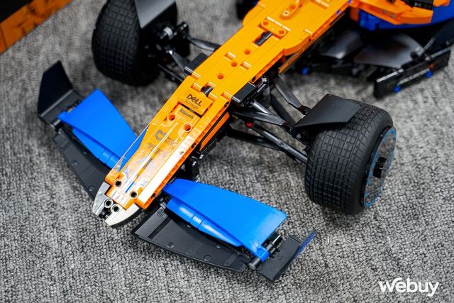 Lần đầu chơi LEGO với 1432 mảnh: Phải mất 10 tiếng mới hoàn thành, tạo thành hình chiếc xe đua F1 McLaren chi tiết từng phần - Ảnh 16.