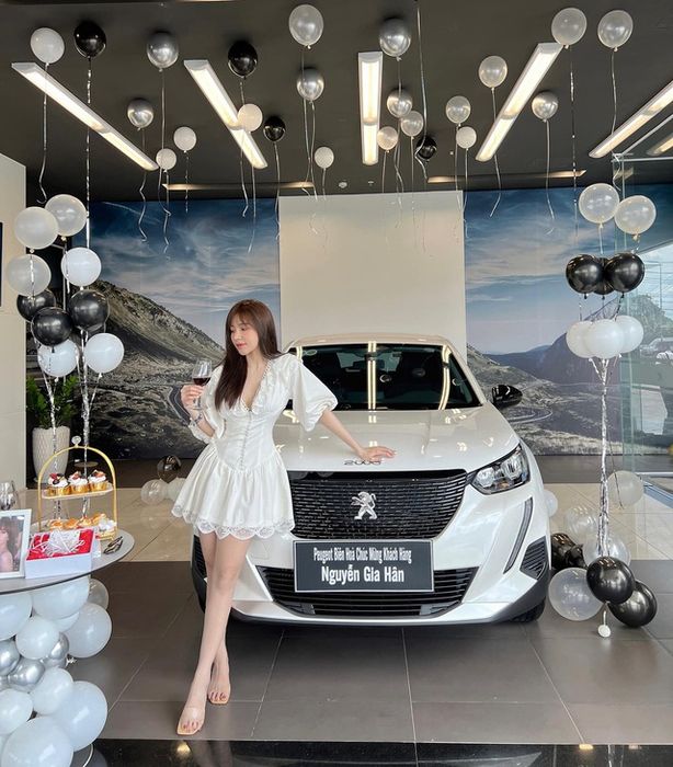 Người yêu của Hoàng Đức chính thức sở hữu chiếc xe mới trị giá gần 800 triệu đồng ở tuổi 25 - Hình ảnh 2.