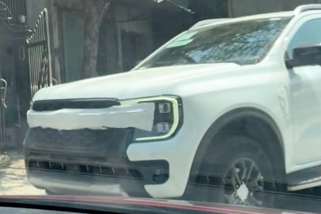 Đánh giá nhanh cặp đôi Ford Ranger 2022 thử nghiệm tại Việt Nam: Tiết lộ nhiều chi tiết mới long lanh, sắp ra mắt để cạnh tranh với Mitsubishi Triton - Hình ảnh 1.