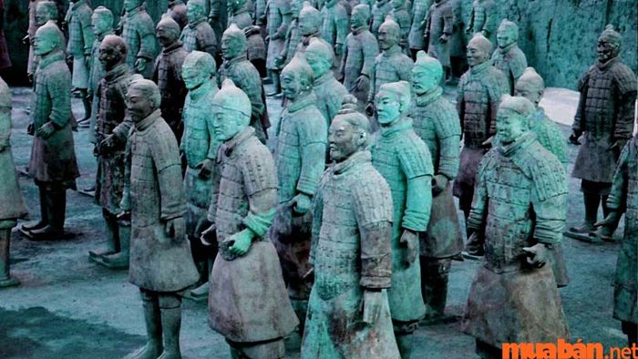 Nhiều câu chuyện liên quan đến âm binh xuất hiện ở lăng mộ của Tần Thủy Hoàng.